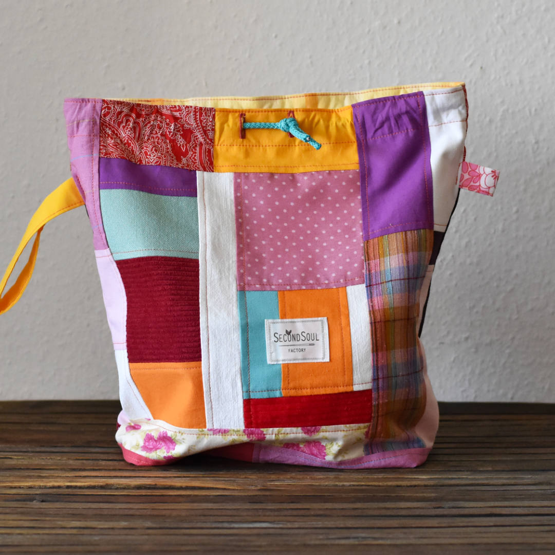 Patchwork Strickprojektbeutel mit Innentaschen in bunten Farben