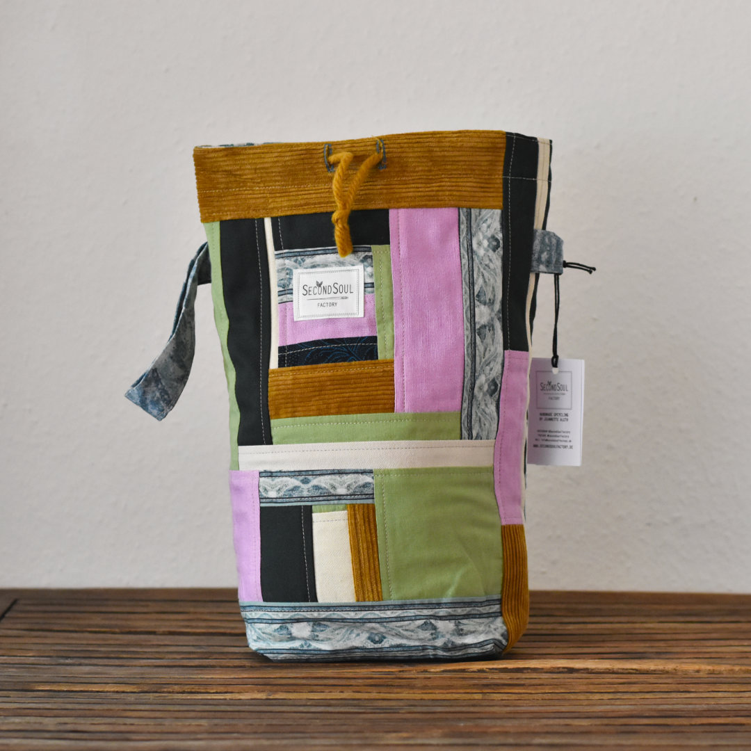 Stricktasche aus Stoffresten und alter Kleidung