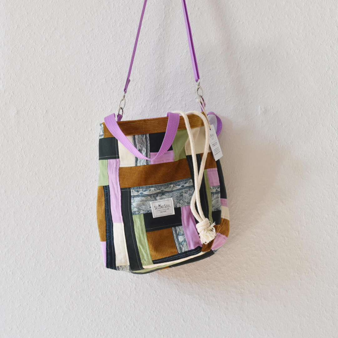 Große Stricktasche zum Umhängen